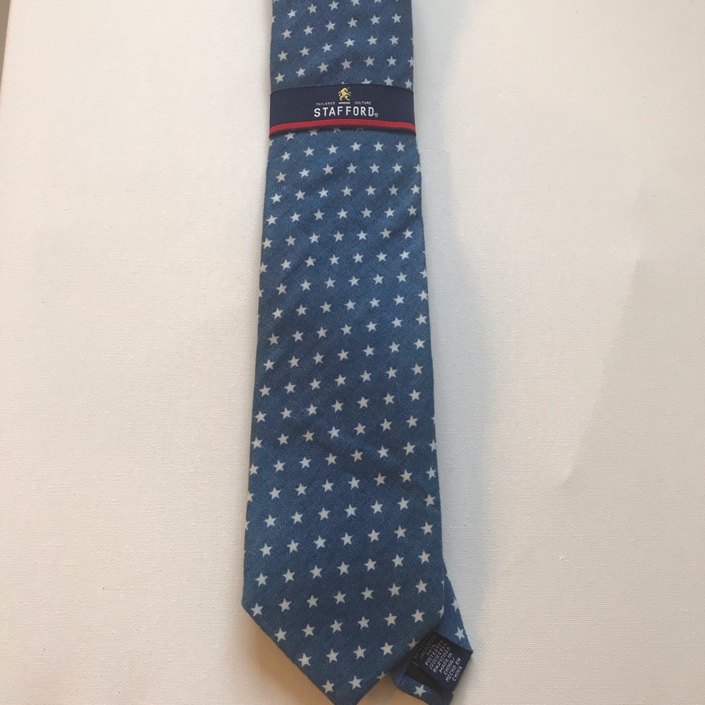 Stafford men’s tie blue with white star design